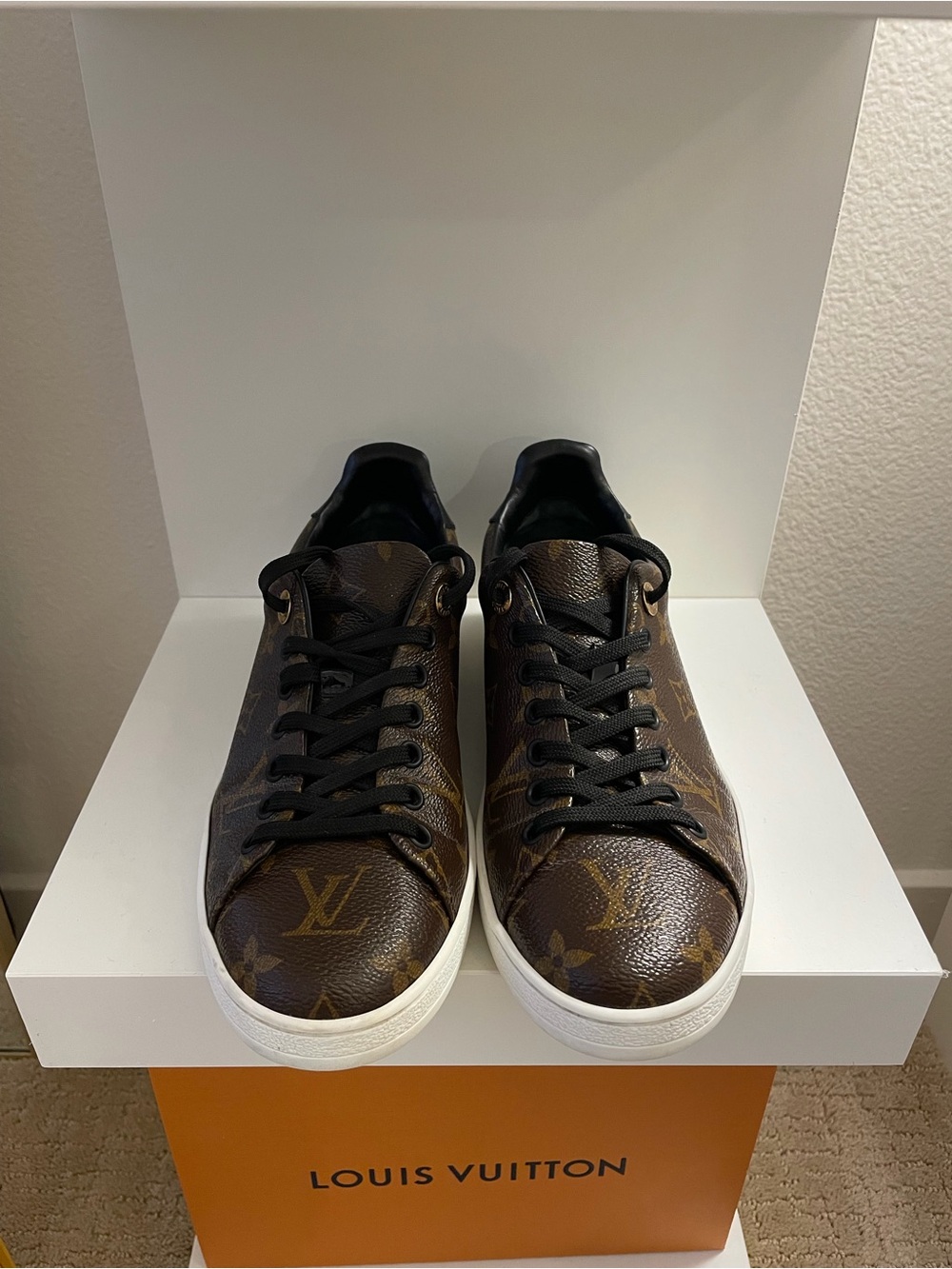 Louis Vuitton Frontrow Sneaker - Picture 7 of 10